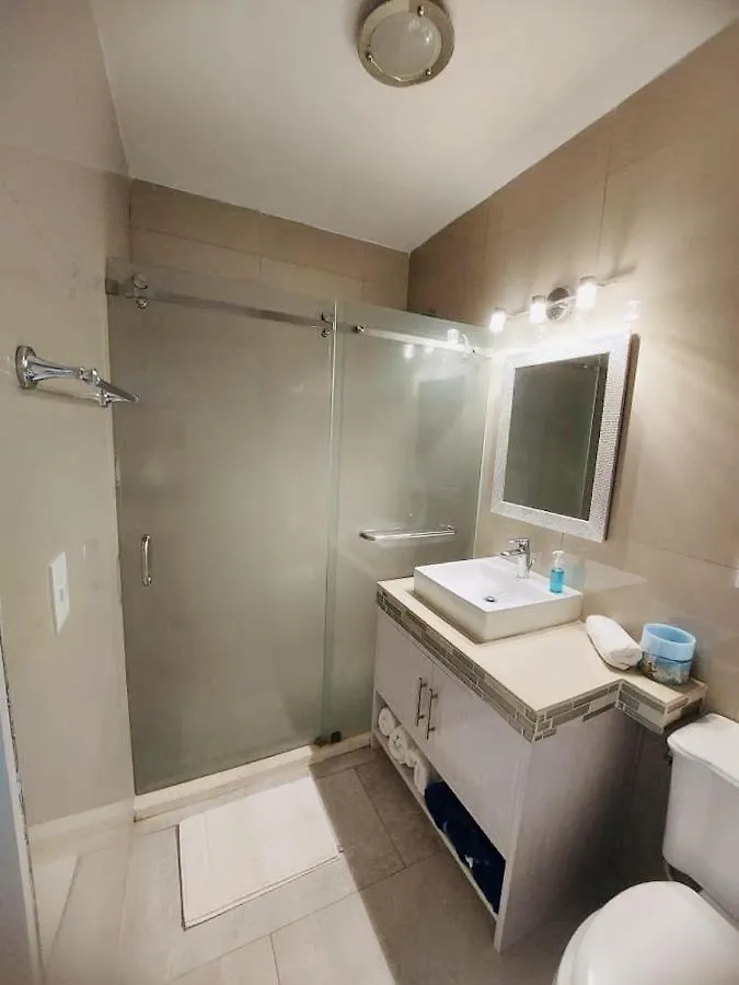 Cancun Hotel Zone, Beachfront 2 Bedroom Apartment - Prime Location